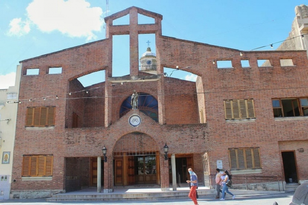 La parroquia Del Carmen prepara los festejos por el Día de la Vírgen -  NacPop Cañuelas